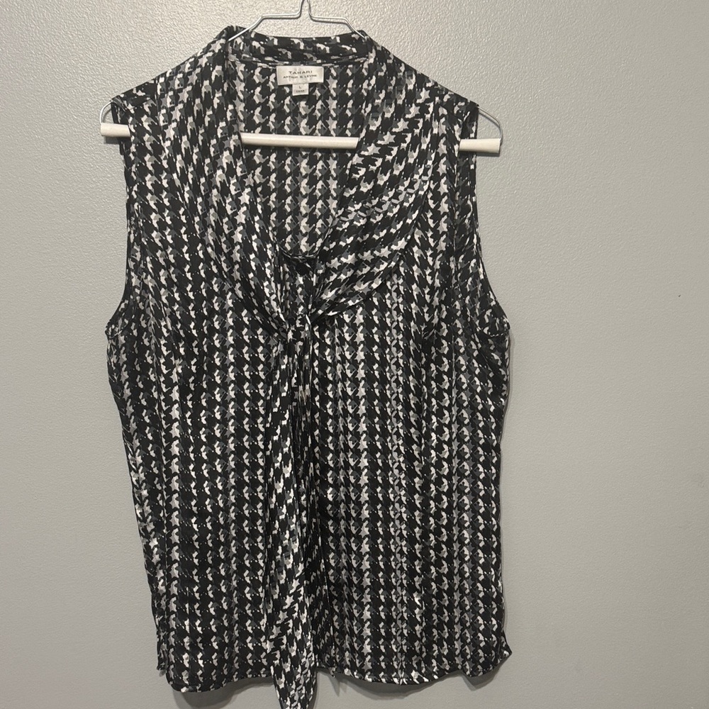 Tahari Monochrome Houndstooth Sleeveless Blouse